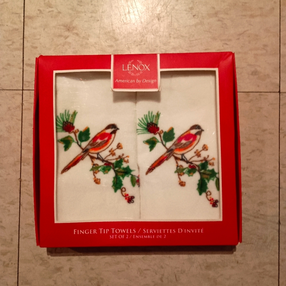 NEW Lenox Festive Holiday Christmas Bird Finger Tip Towels Set